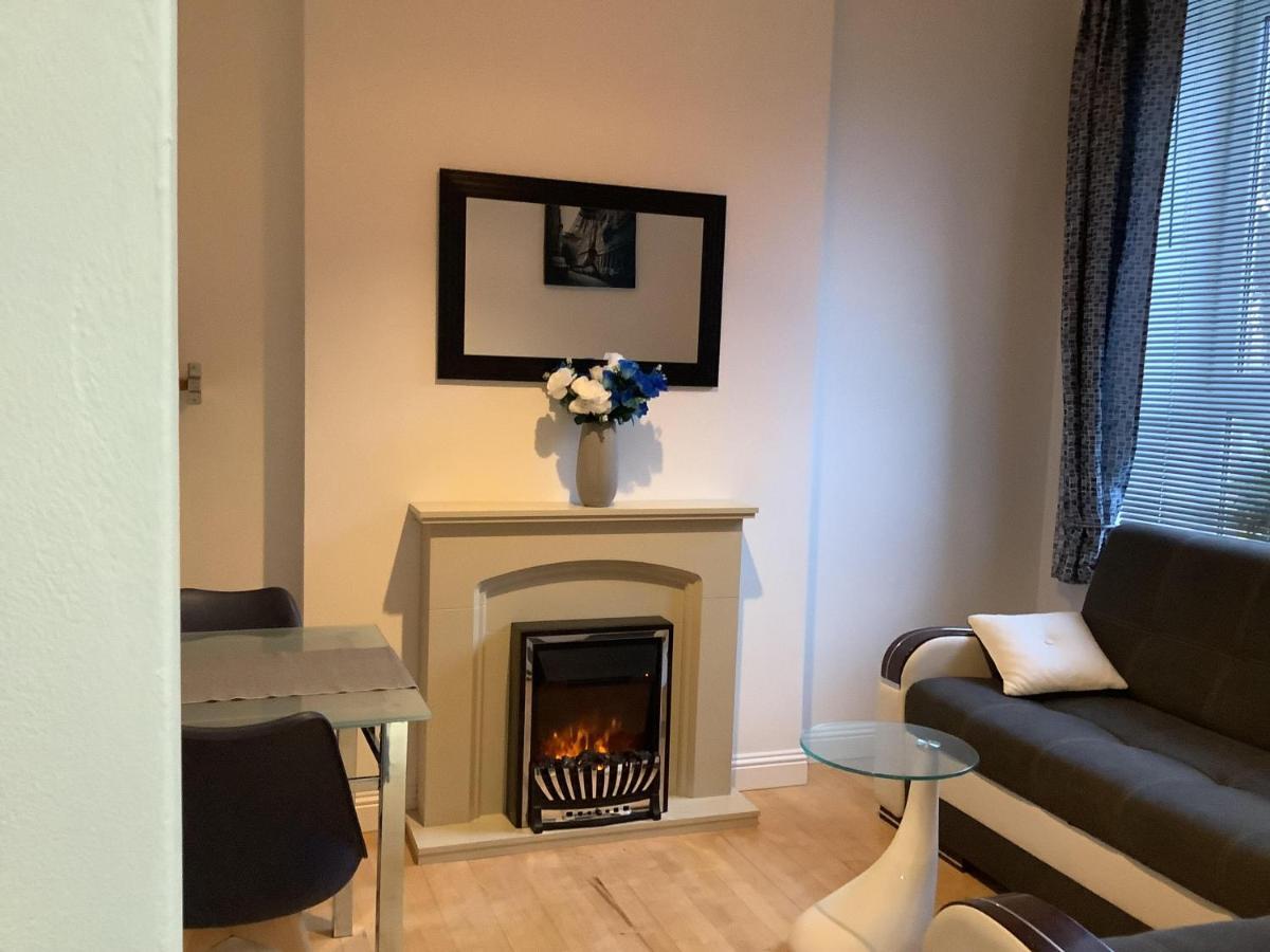 Ground Floor Apartment With Garden Glasgow Eksteriør bilde